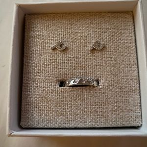 Pura vida earring and necklace set